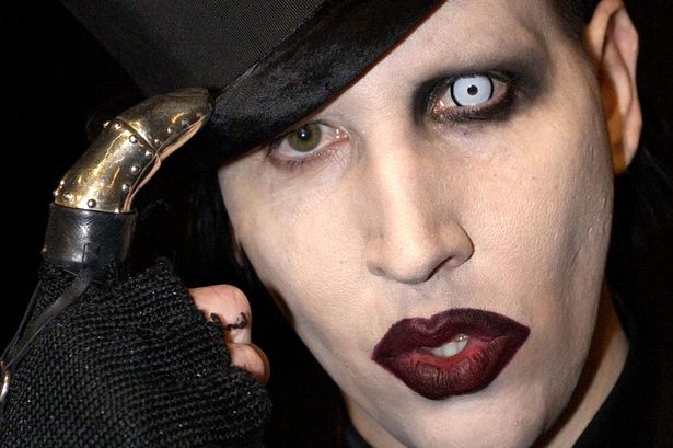 Nico er så fan av Marilyn Manson at han kaller seg Chefmanson på Instagram.