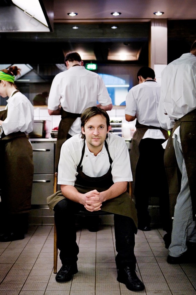 René Redzepi på Nomas kjøkken. Foto: Noma René Redzepi på Nomas kjøkken. Foto: Noma