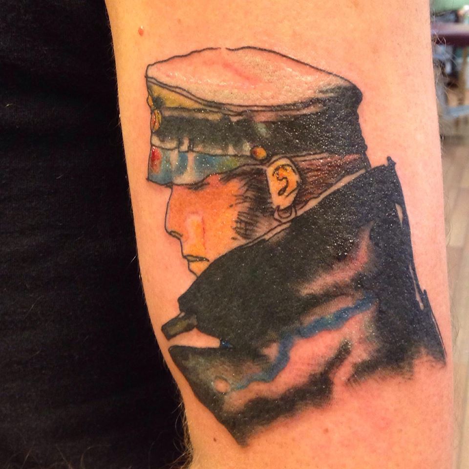 Jeg er såpass fan av Corto Maltese at jeg har fått ham tatovert på armen. Foto: Helle Øder Valebrokk