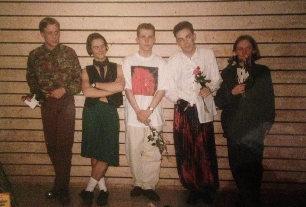 Vel blåst etter at The Margarets har konsertdebutert i romjulen 1991. Rune med blomster til høyre. Foto: Privat