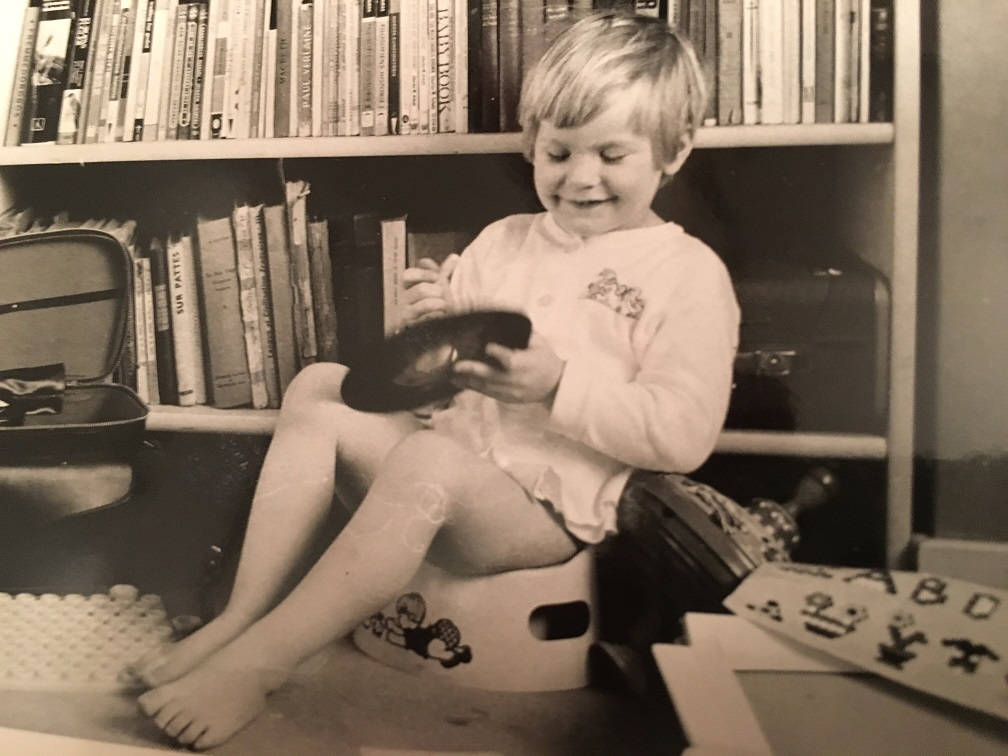 Her sitter jeg på potte og beundrer Jefferson Airplanes single "Plastic Fantastic Lover" som jeg hadde arvet fra min barnepike Jorun. Bildet er tatt i 1969.