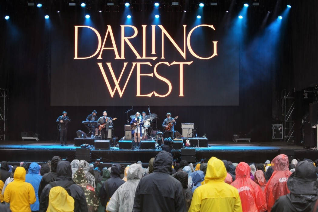 Øyafestivalen/Darling West. Foto: Erik Valebrokk