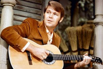 Glen Campbell er død - her er hans beste sanger gettyimages 71494763 330x220 - Glen Campbell er død - her er hans beste sanger