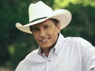 «Amarillo By Morning» - Dette er en av verdens beste countrylåter george strait 3 330x248 - «Amarillo By Morning» - Dette er en av verdens beste countrylåter