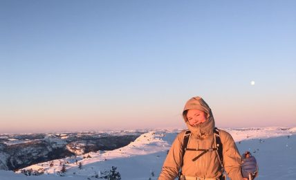 Ingvild Flottorp på skitur hjemme i Åmli. Foto: Gina Riisland