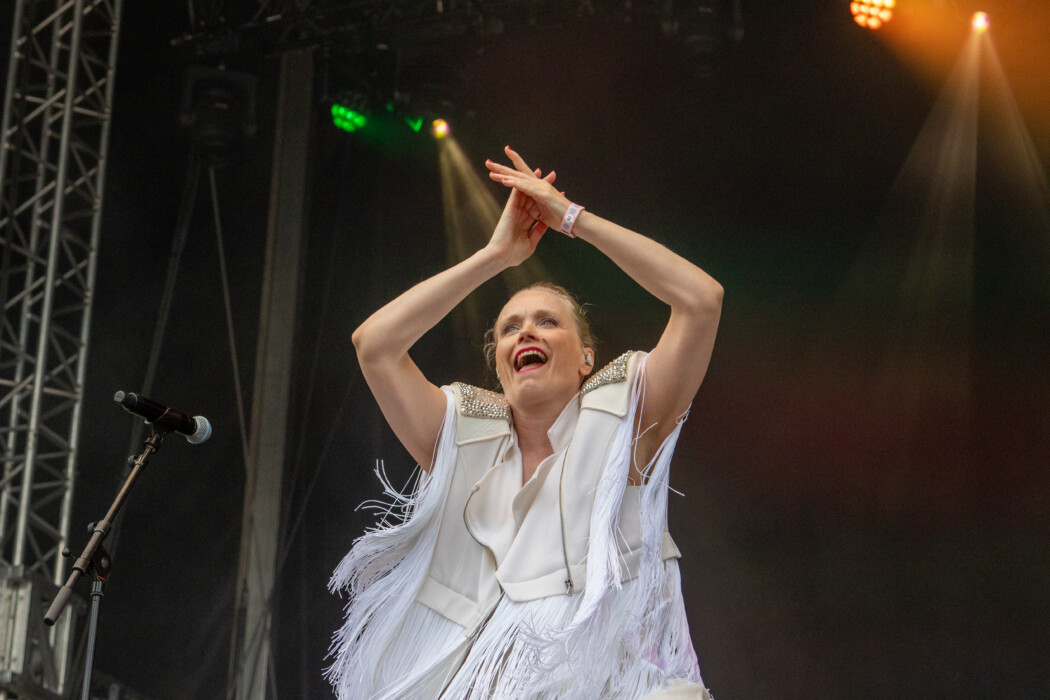 Ane Brun fremførte en fantastisk «Do You Remember» backet av Orions Belte. Foto: Erik Valebrokk