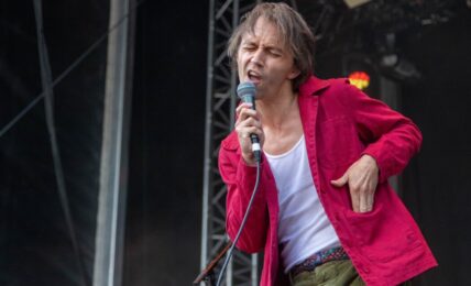 Sondre Lerche fotografert på Øyafestivalen tidligere denne måneden. Foto: Erik Valebrokk