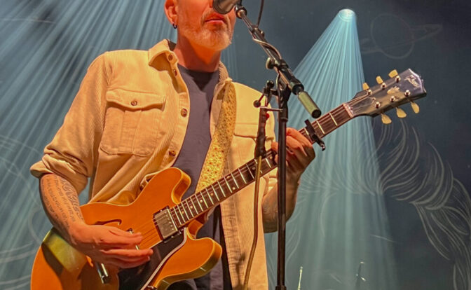 Trygve Skaug - melankolsk type hvis musikk passer veldig godt om høsten. Og egentlig er han jo veldig blid da. Foto: Erik Valebrokk