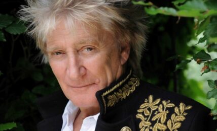 Den levende legenden Rod Stewart fyller 80 år i dag. Foto: Warner Music